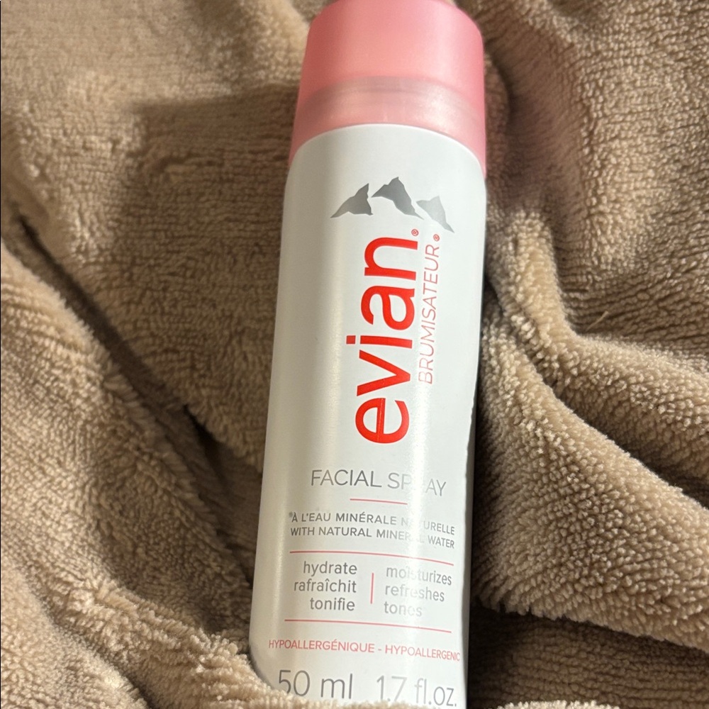 Levian Facial Spray - Refreshing White and Pink Hydration Mist